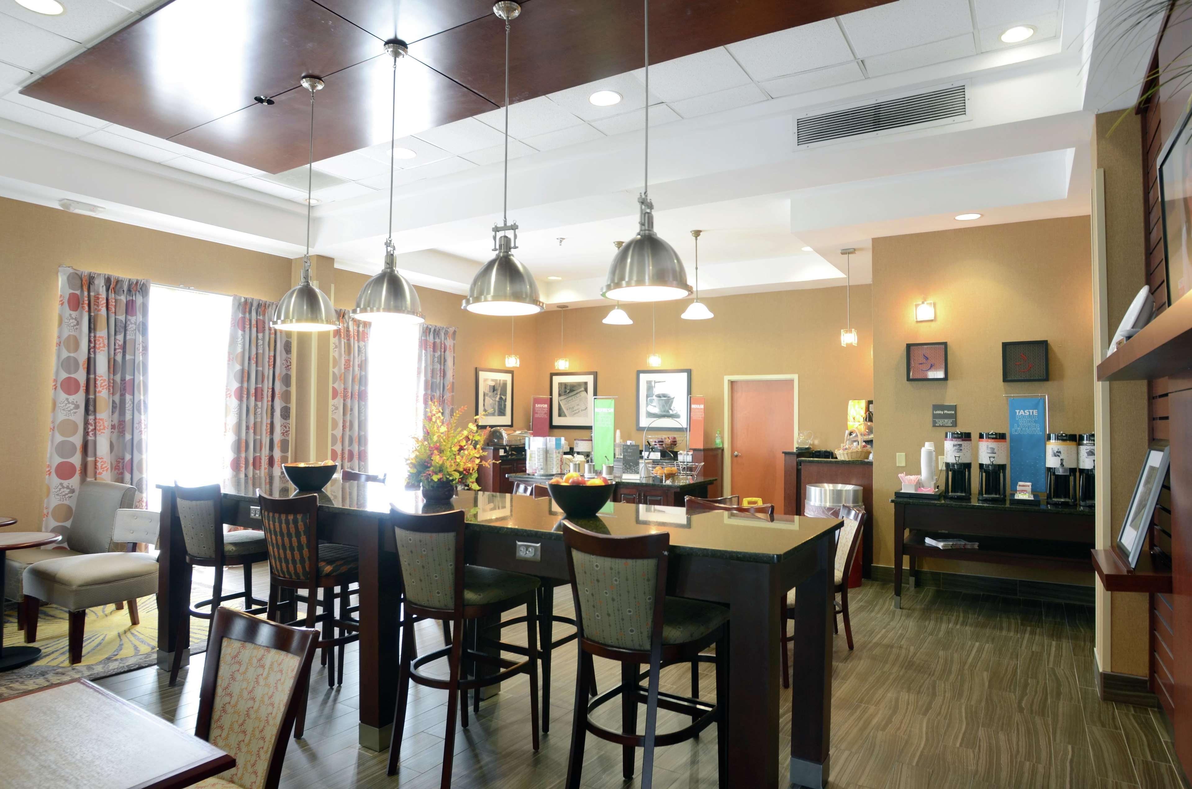 Hampton Inn Видалия Экстерьер фото